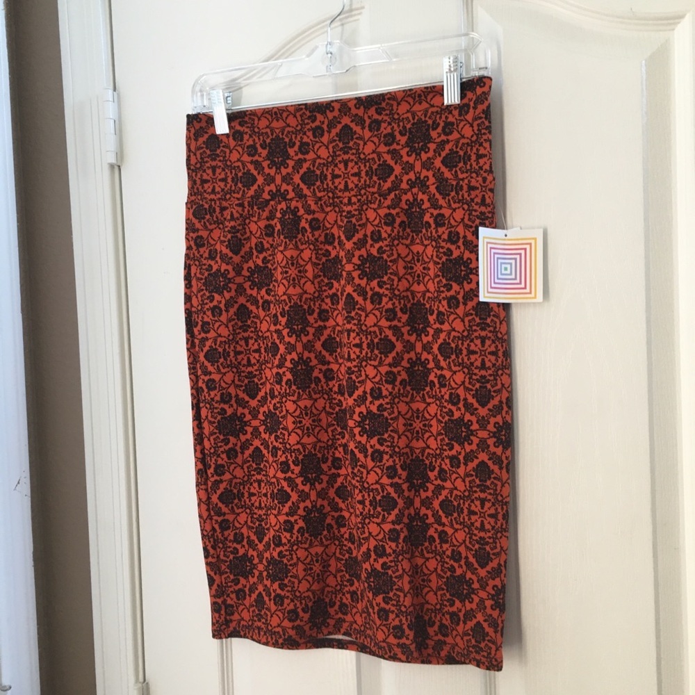FINAL MARKDOWN Lularoe Cassie skirt small NWOT